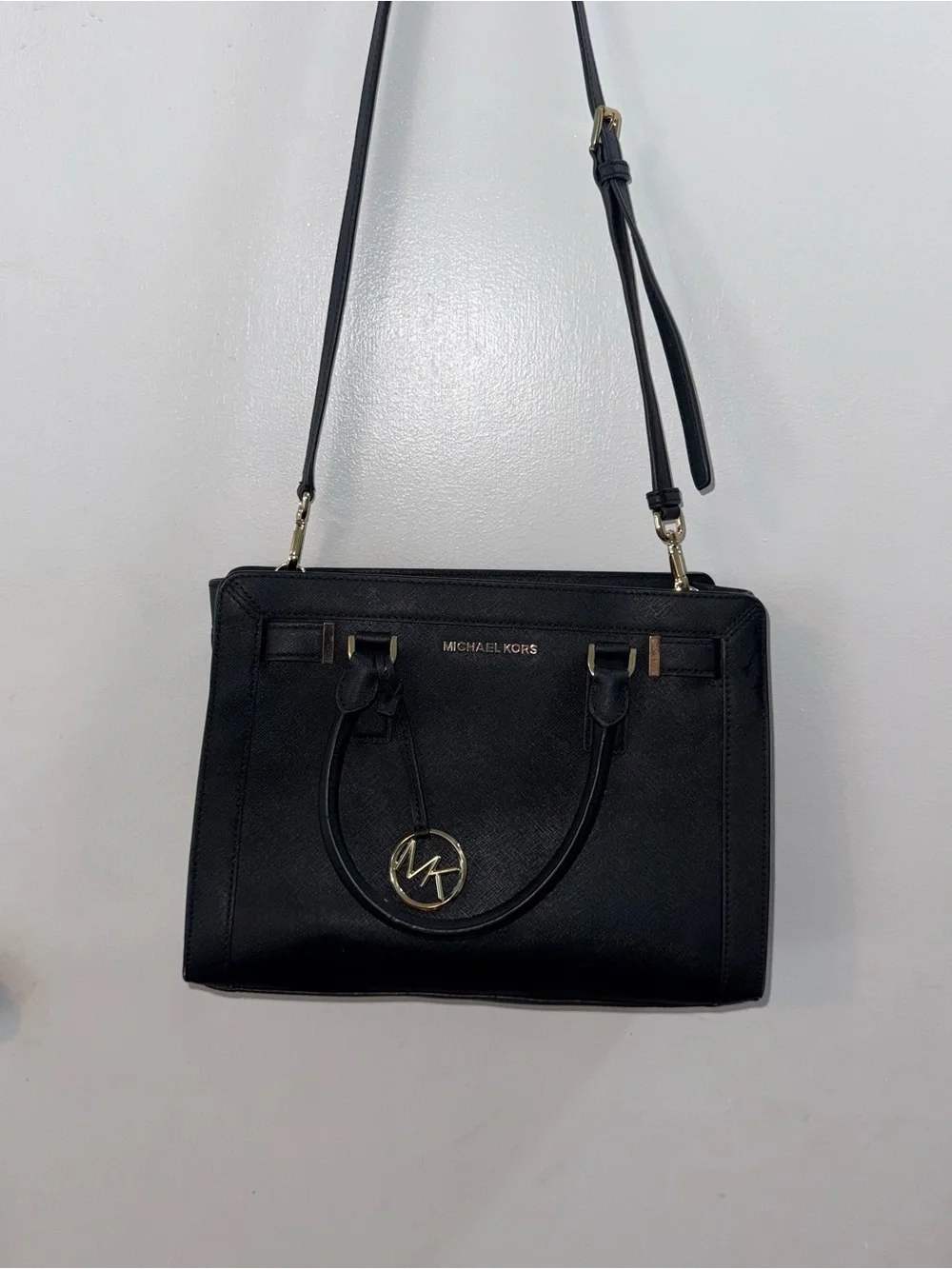 Michael Kors Jet Set Tote – Black Saffiano-Style – Gold Hardware